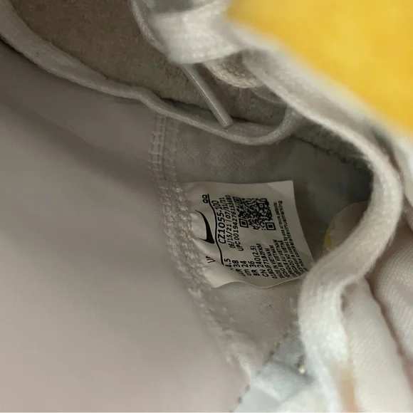 Nike Blazers - Picture 8 of 8